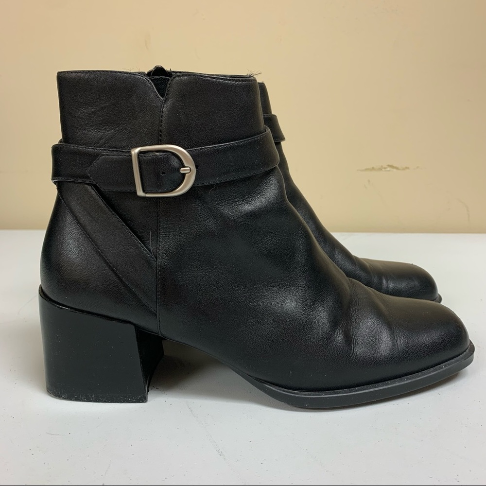 EUC Laura Scott 8M Women’s Black Leather Ankle Boot